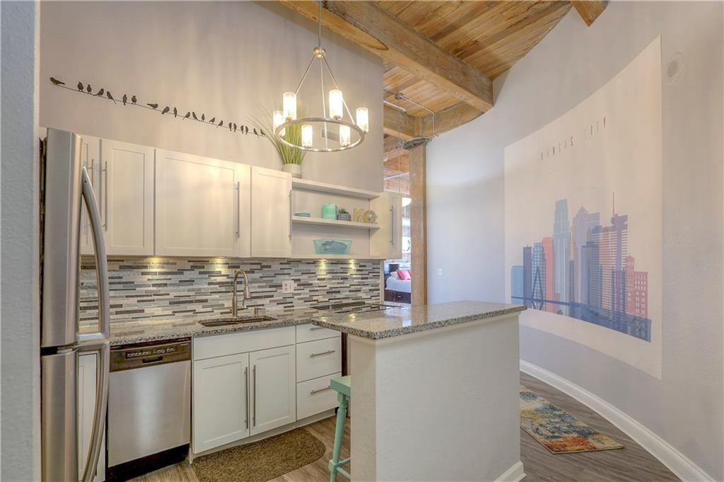 308 W 8th Street Property Photo 1