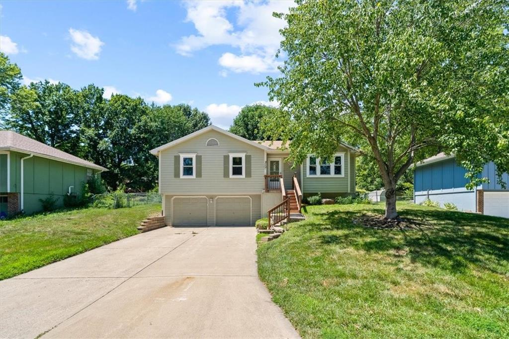 406 Crescent Street Property Photo 1