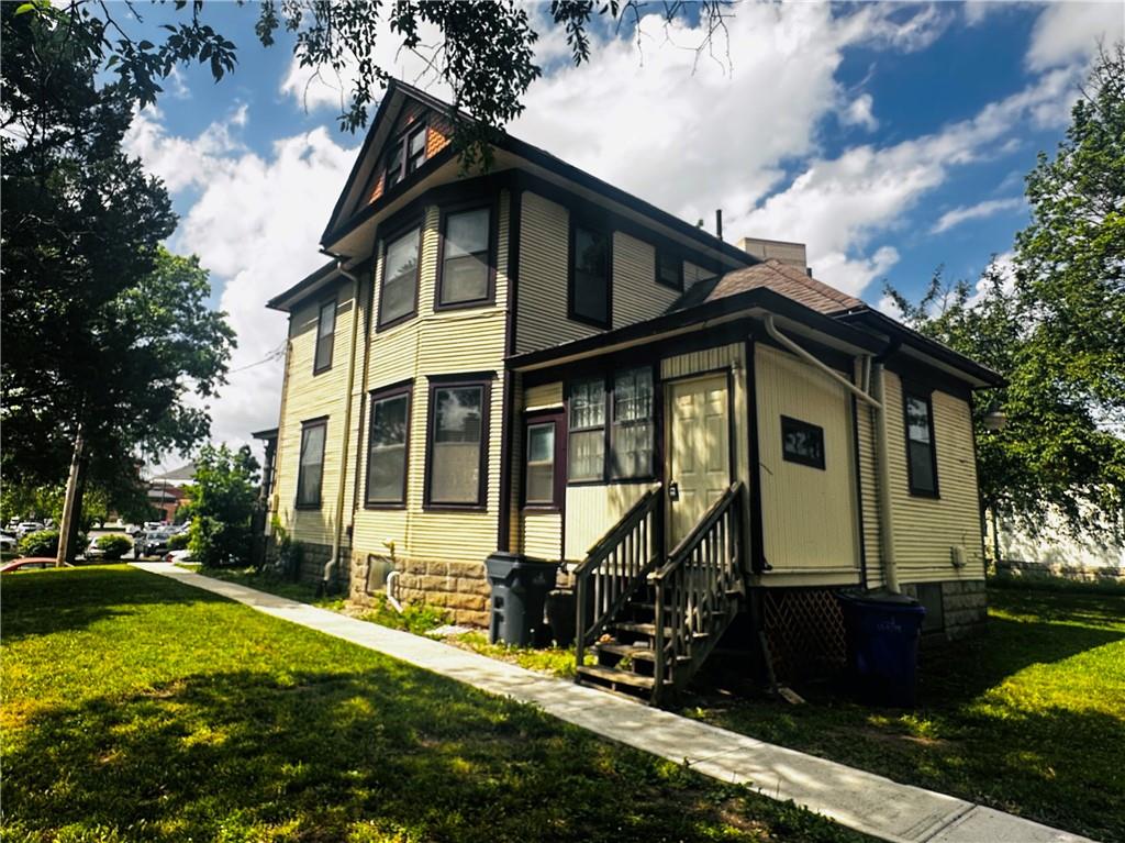 108 E Poplar Street Property Photo 3