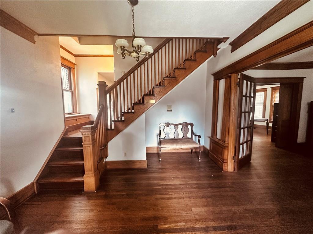 108 E Poplar Street Property Photo 6