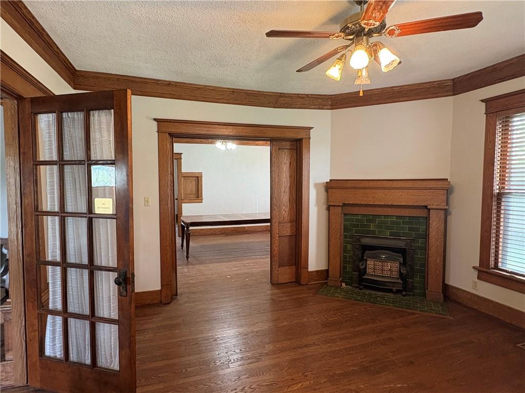 108 E Poplar Street Property Photo 7