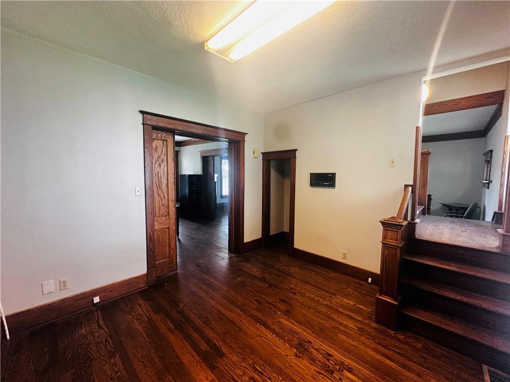 108 E Poplar Street Property Photo 14
