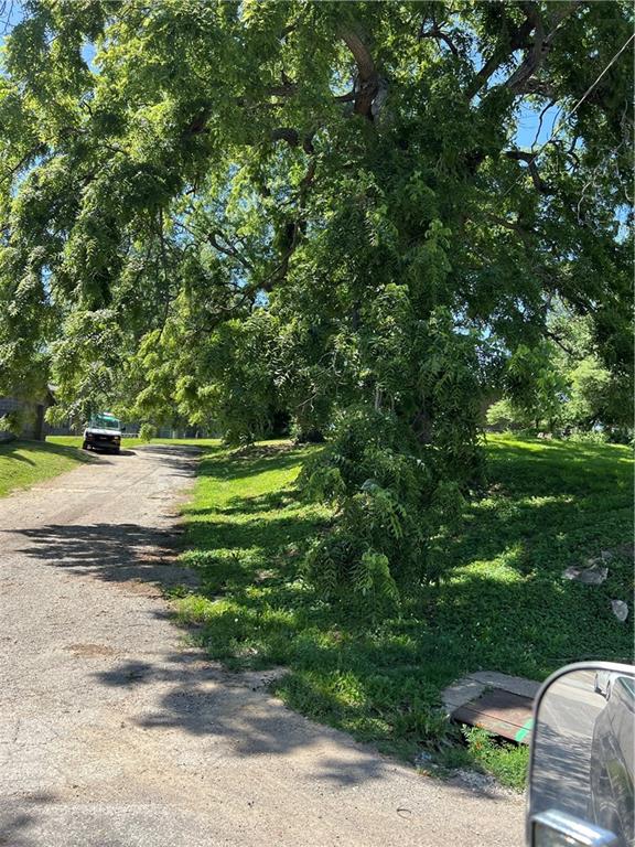 1222 Sylvanie Street Property Photo 2