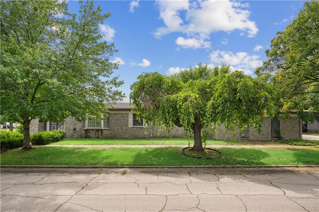 1302 W 4th Street Property Photo 1