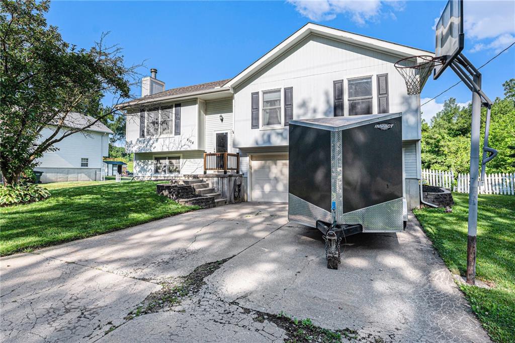 4104 Lakeview Drive Property Photo 4