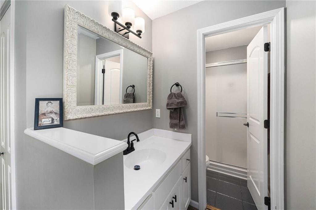 4104 Lakeview Drive Property Photo 17