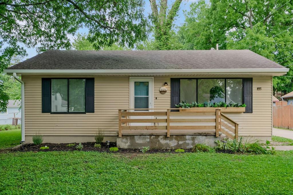 210 S 12th Street Property Photo 1