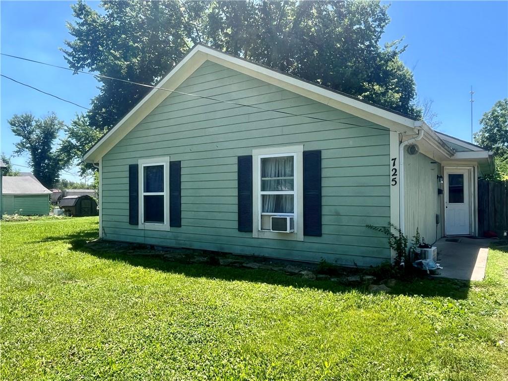 725 Pacific Street Property Photo