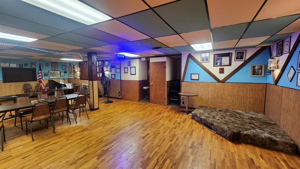 137 S East Avenue Property Photo 14