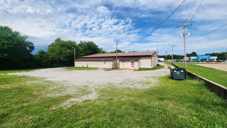 137 S East Avenue Property Photo 18