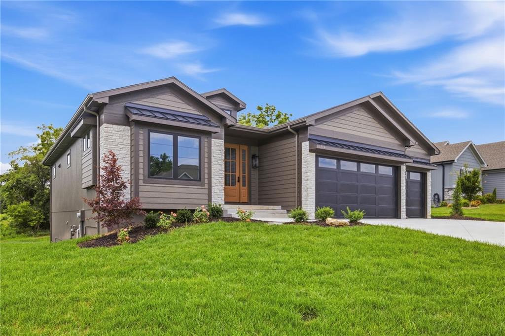1149 Hummingbird Court Property Photo 4
