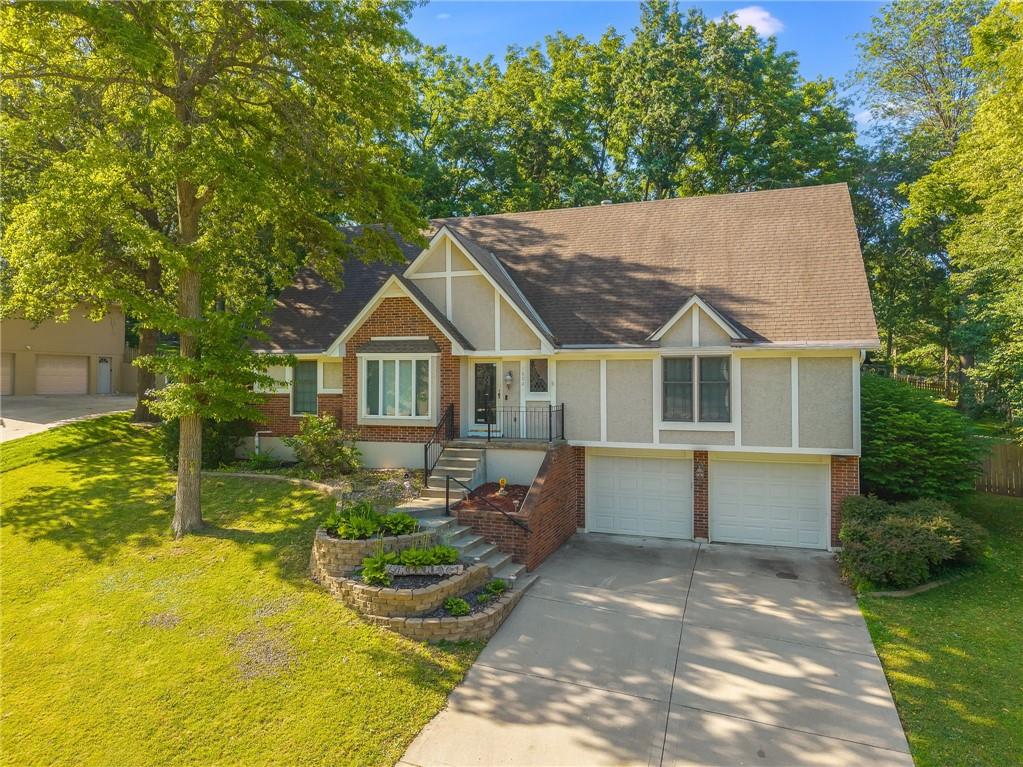 1602 Nw Weatherstone Lane Property Photo 1