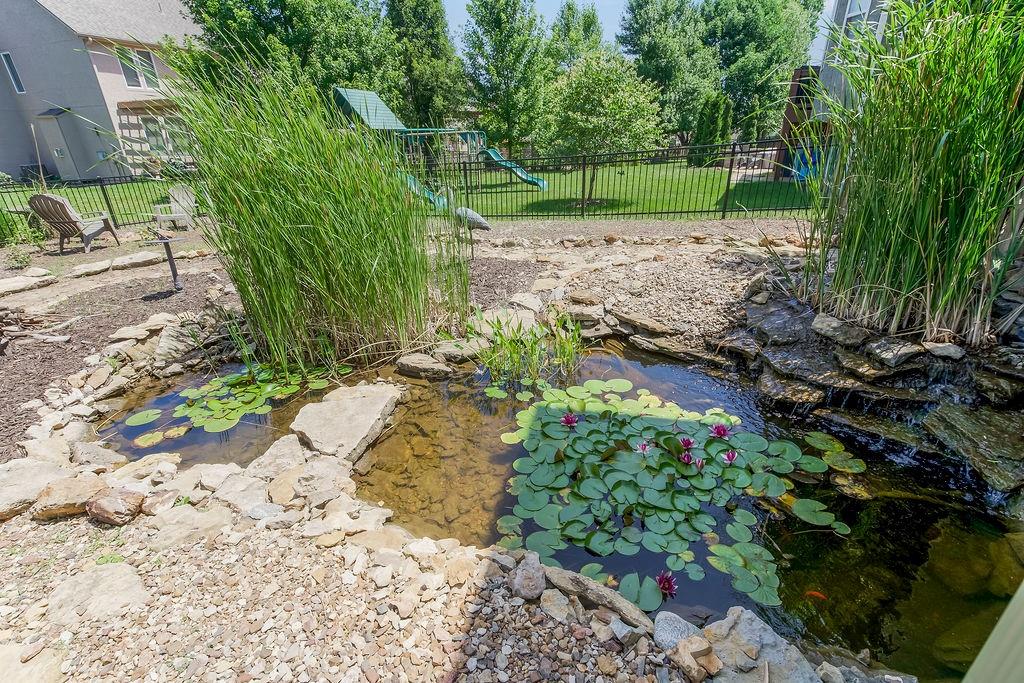 16211 S Locust Street Property Photo 5