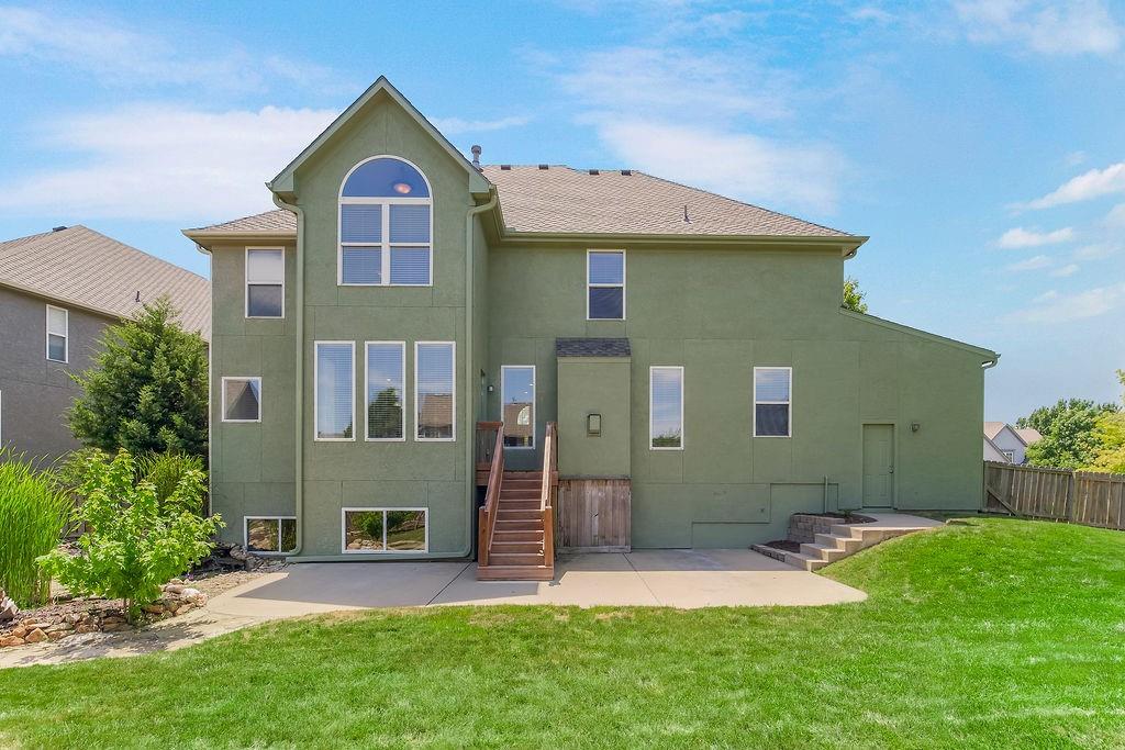 16211 S Locust Street Property Photo 6