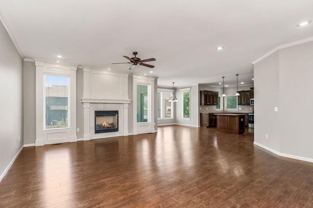 16211 S Locust Street Property Photo 9