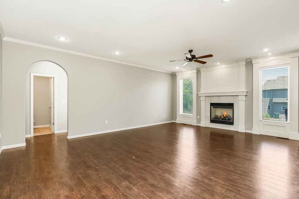 16211 S Locust Street Property Photo 10