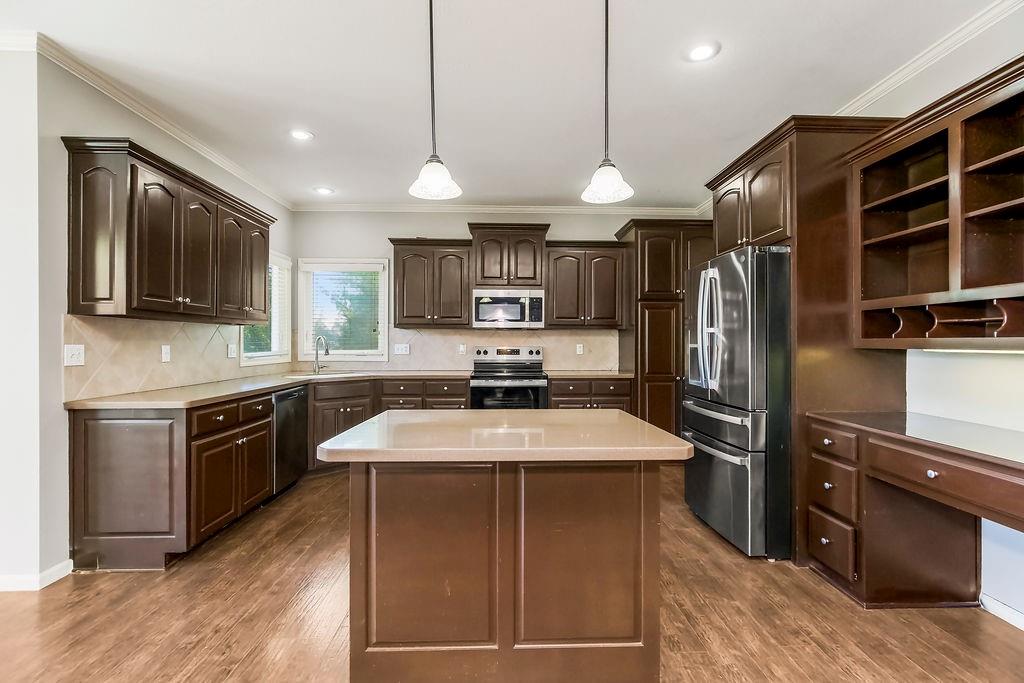 16211 S Locust Street Property Photo 12