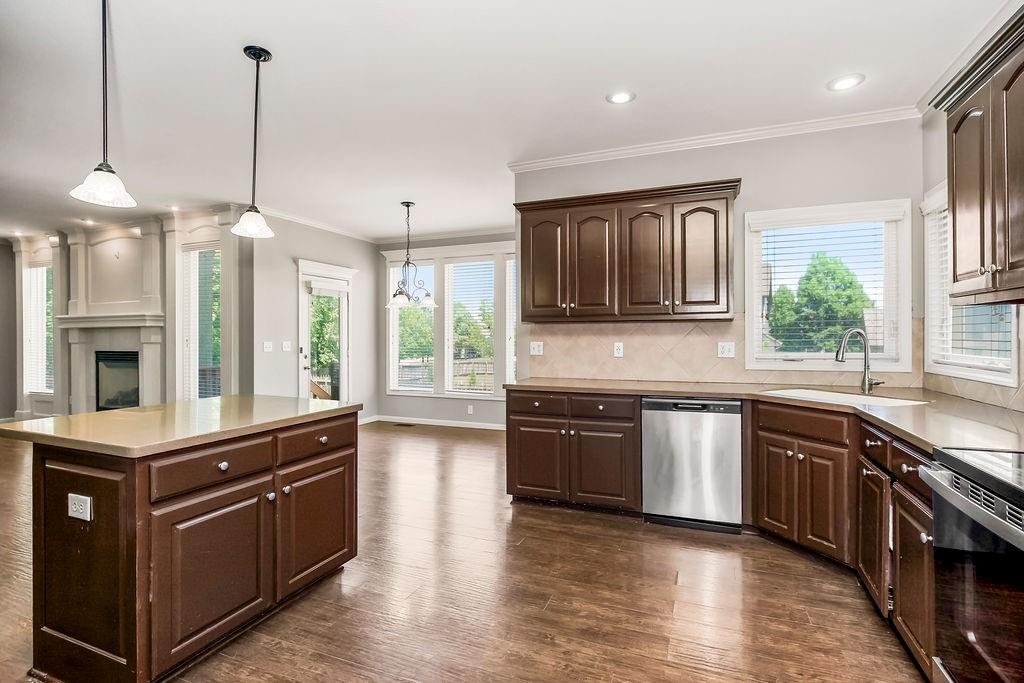 16211 S Locust Street Property Photo 13