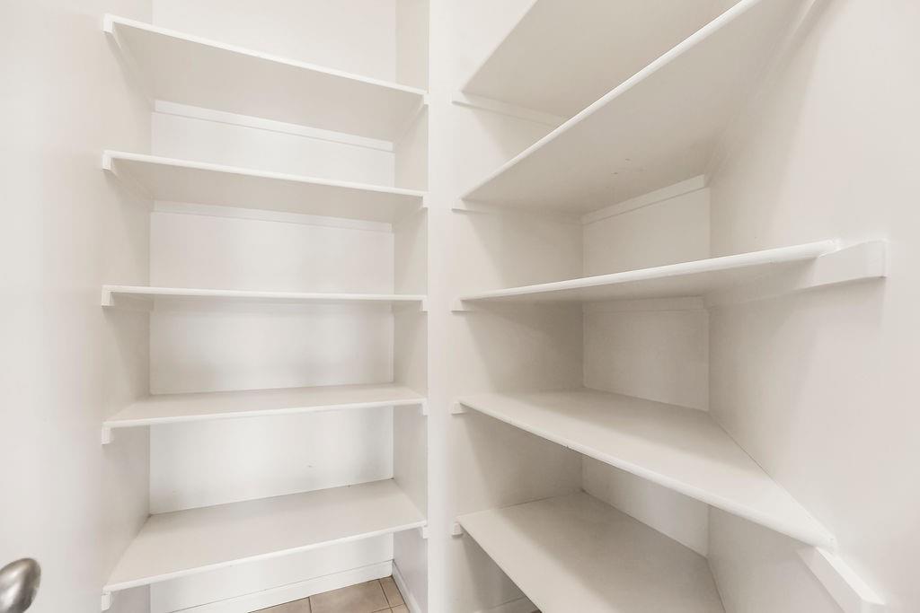 16211 S Locust Street Property Photo 15