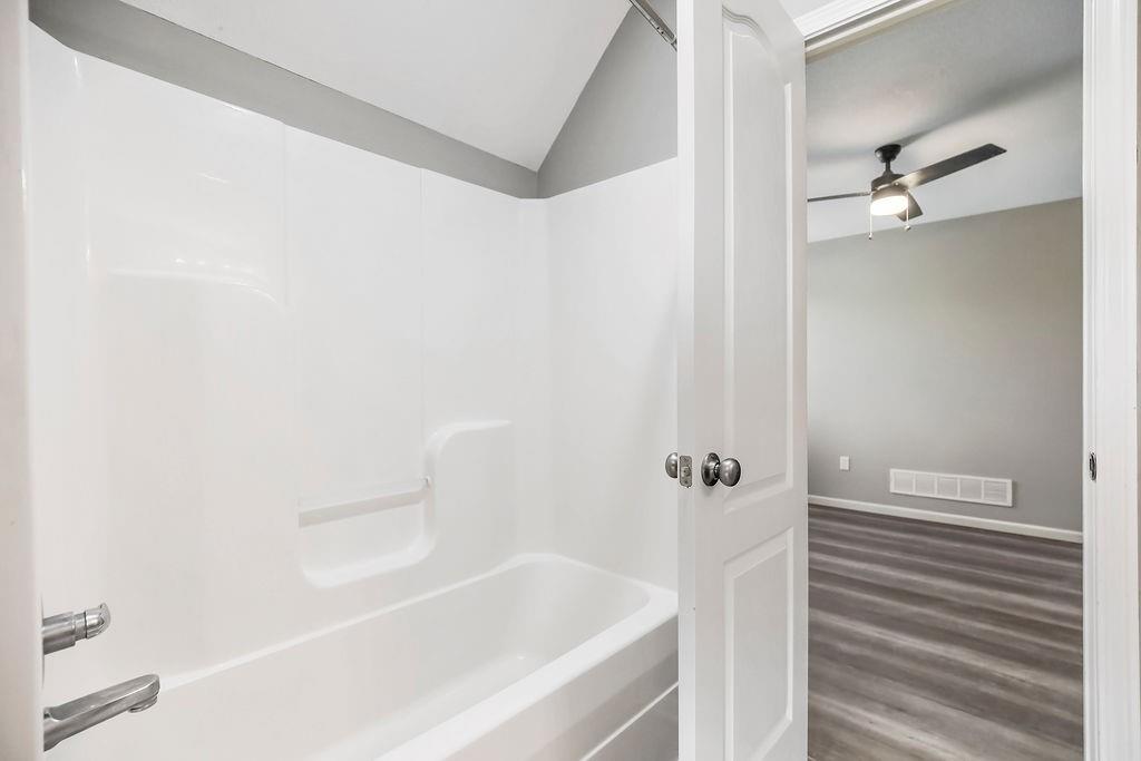 16211 S Locust Street Property Photo 21