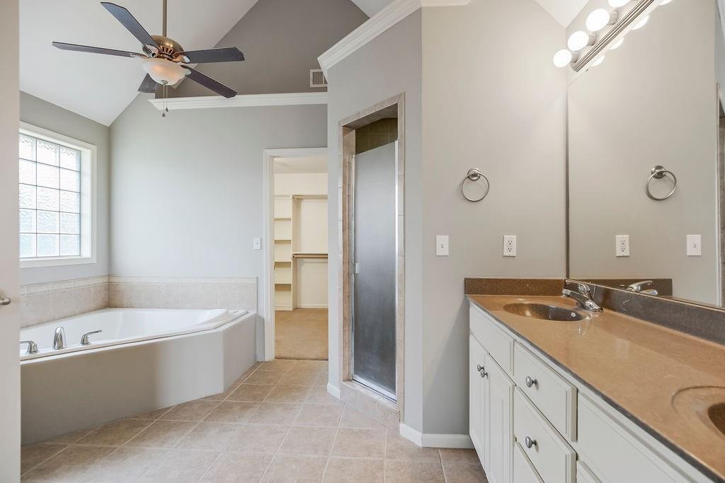 16211 S Locust Street Property Photo 29