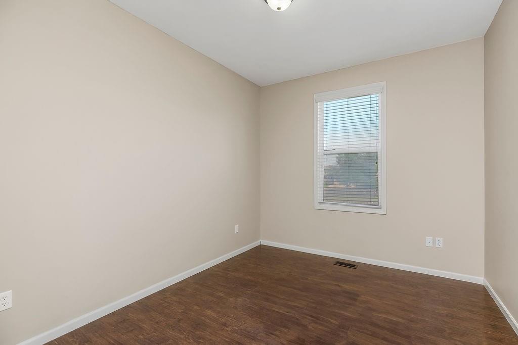 16211 S Locust Street Property Photo 33