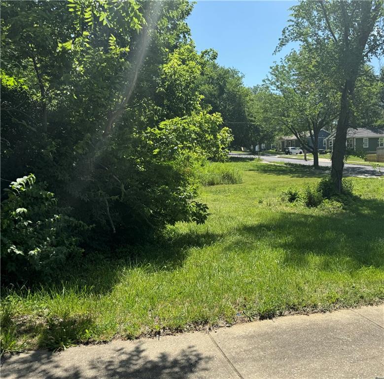 2327 Woodland Avenue Property Photo 1