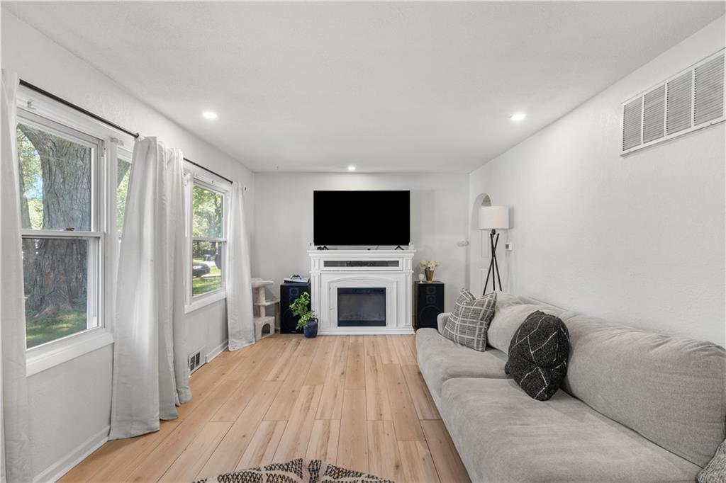 11102 Winchester Avenue Property Photo 1