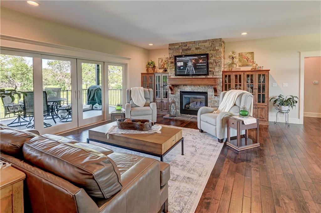 110 Carter Drive Property Photo 6