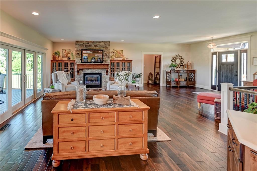 110 Carter Drive Property Photo 8