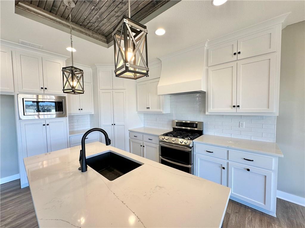 11804 E 231st Street Property Photo 8