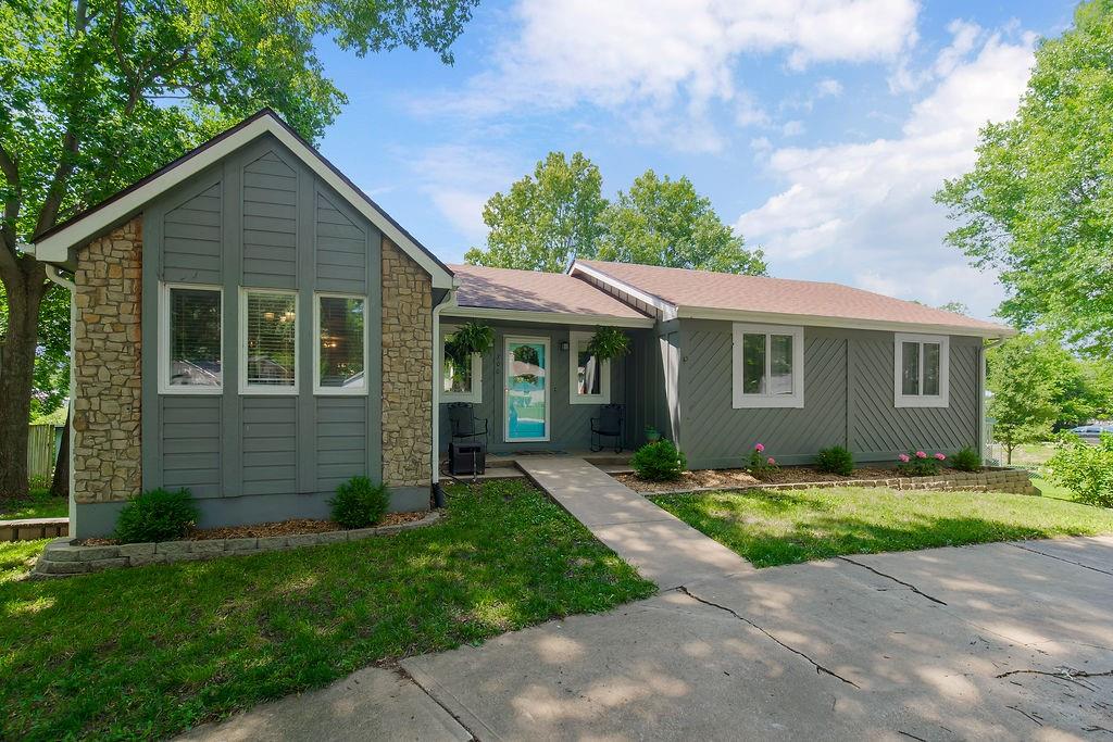 200 S Broadmoor Street Property Photo 1
