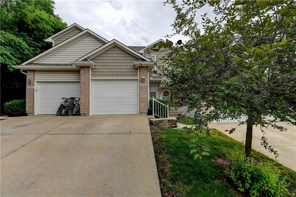 3524 Ne Austin Drive Property Photo 1