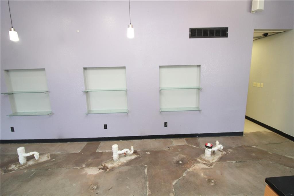 3120 Karnes Suite D Road Property Photo 4