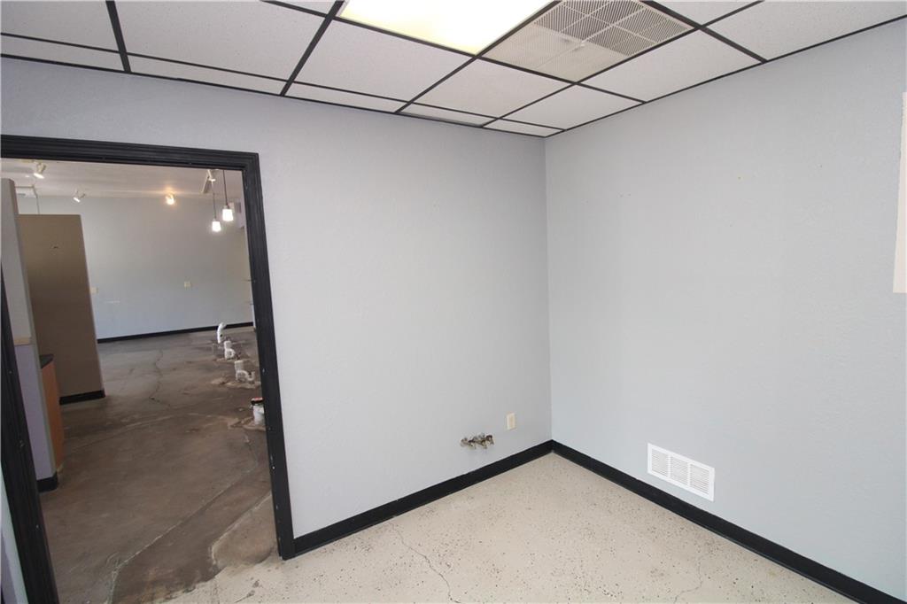 3120 Karnes Suite D Road Property Photo 5