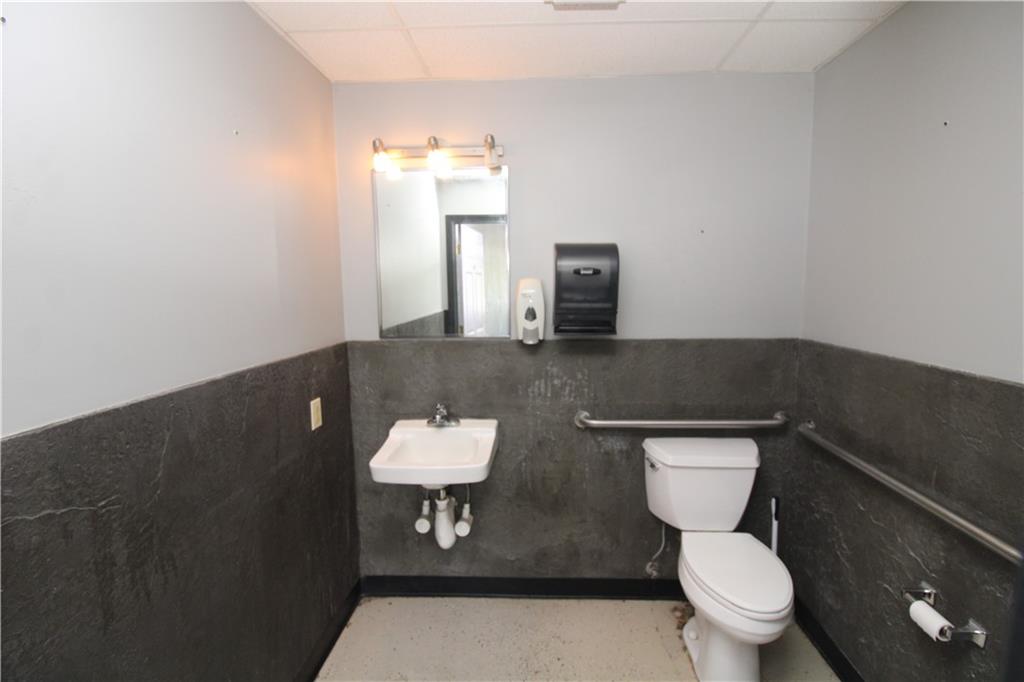 3120 Karnes Suite D Road Property Photo 8