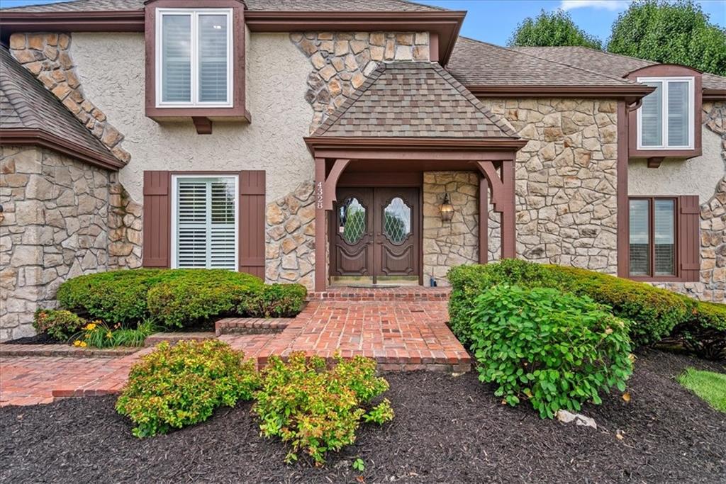 4328 W 110th Street Property Photo 2