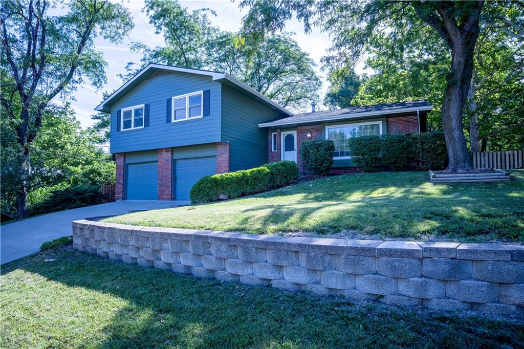 1104 Crestline Drive Property Photo 1