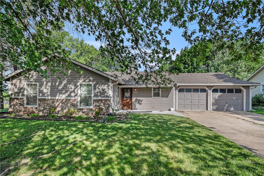 2925 Lawrence Avenue Property Photo 1
