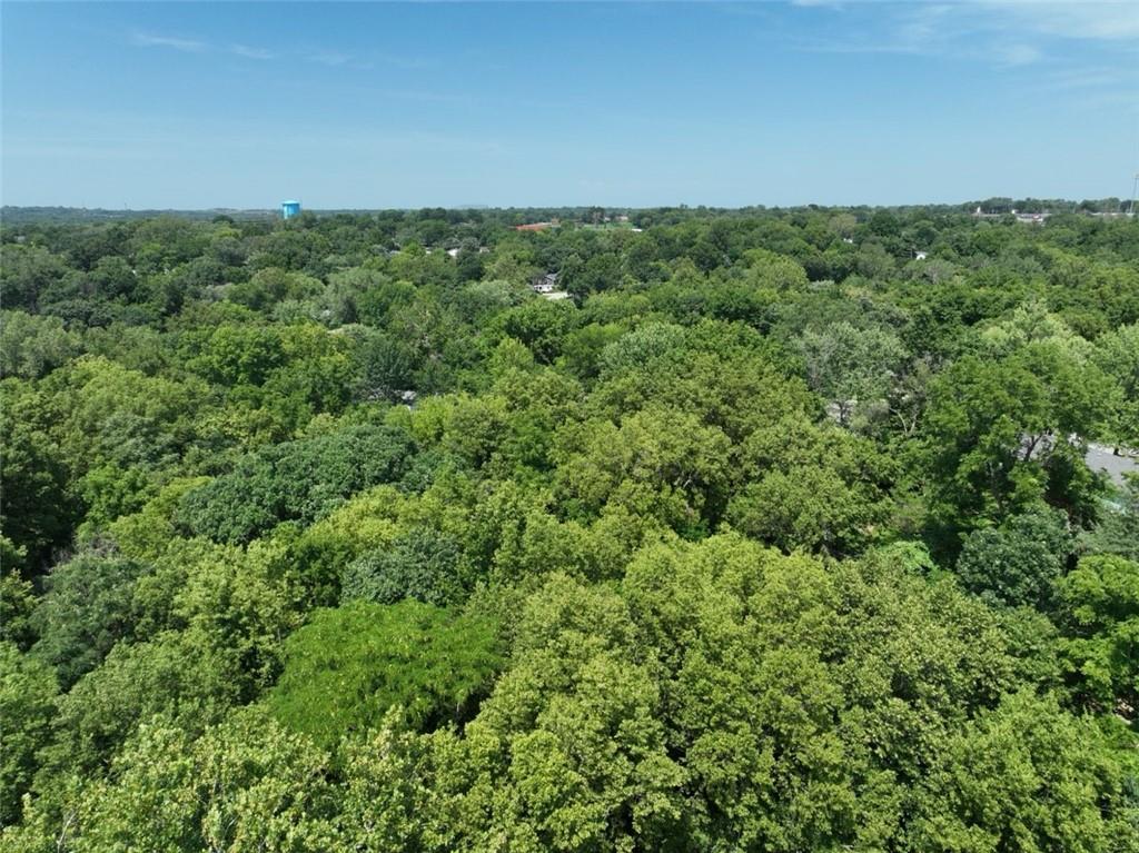 N Baltimore Avenue Property Photo 9