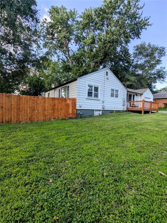 4205 N Jackson Avenue Property Photo 1