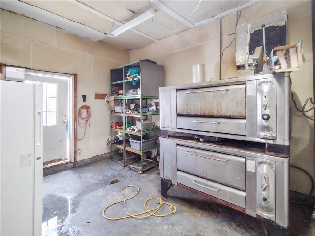 445 W Maple Street Property Photo 7