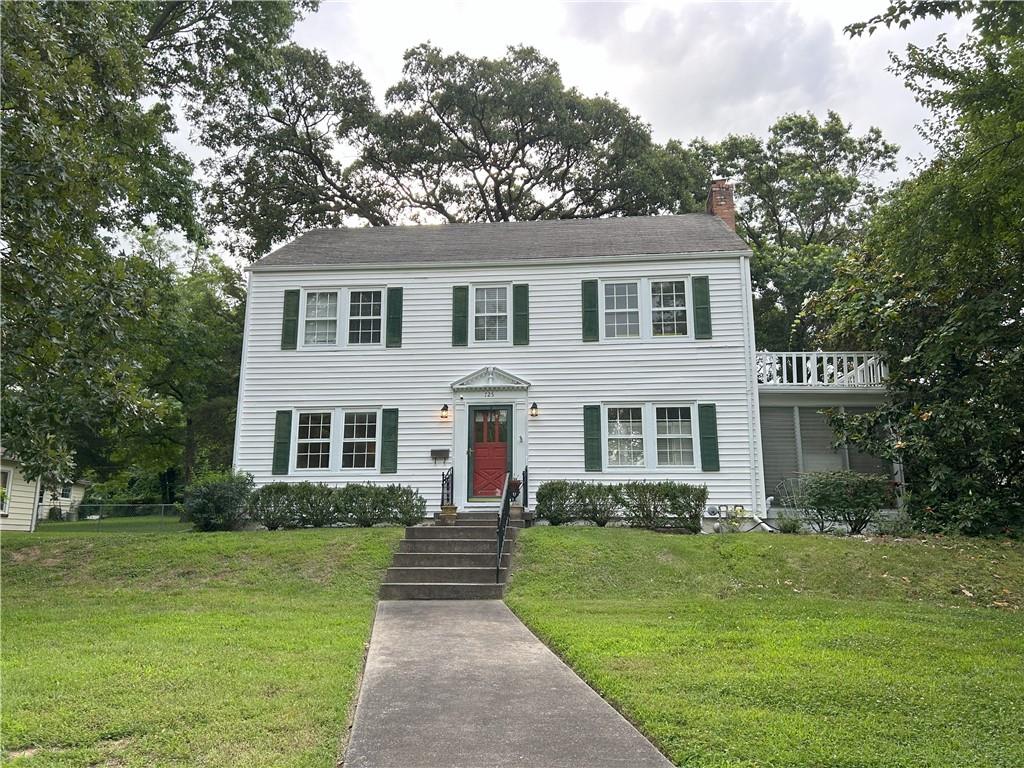 725 S Main Street Property Photo 1