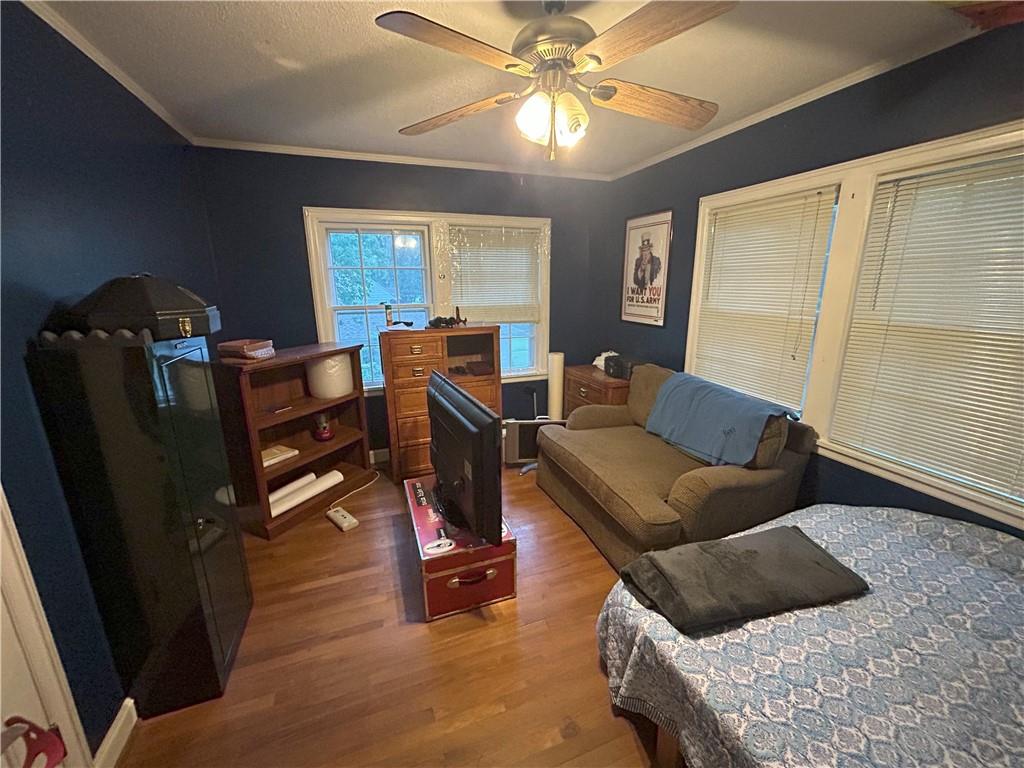 725 S Main Street Property Photo 18