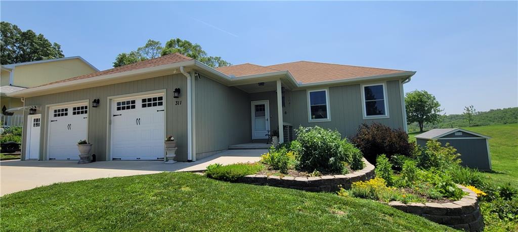 311 Summerset Drive Property Photo 1