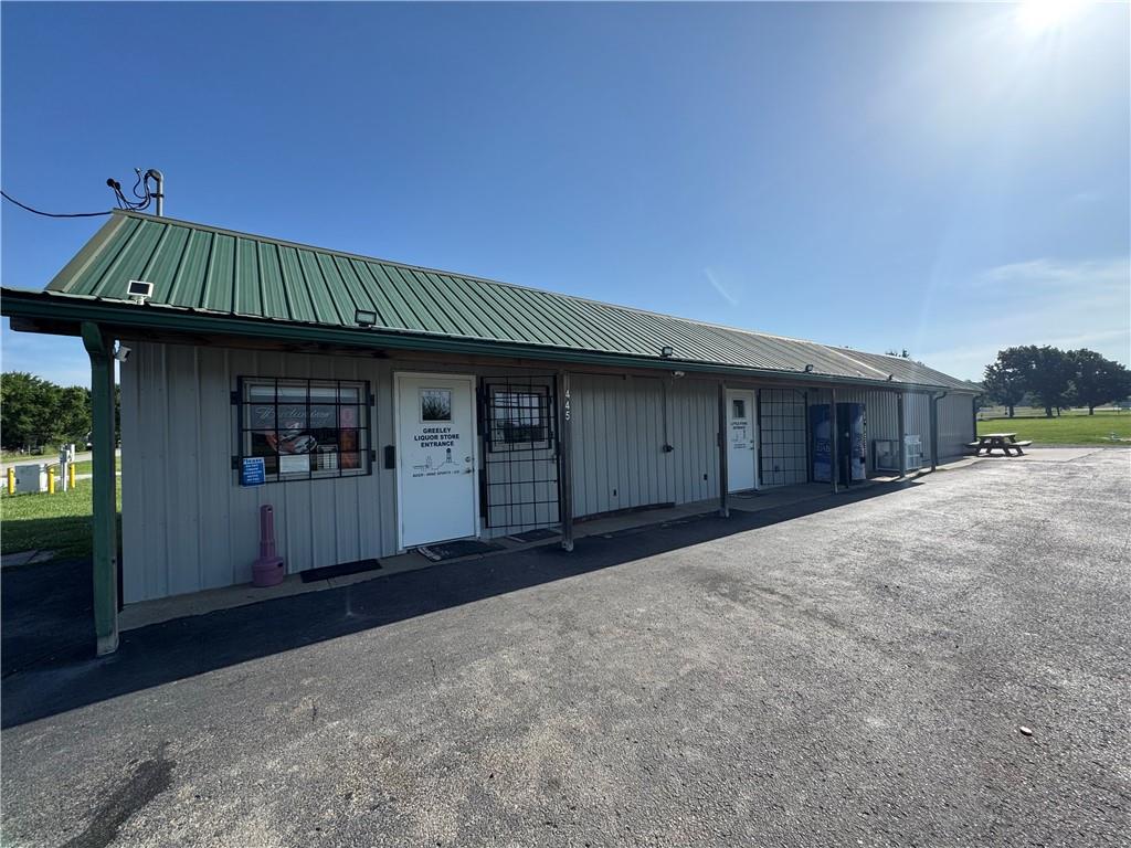 445 S Main Street Property Photo