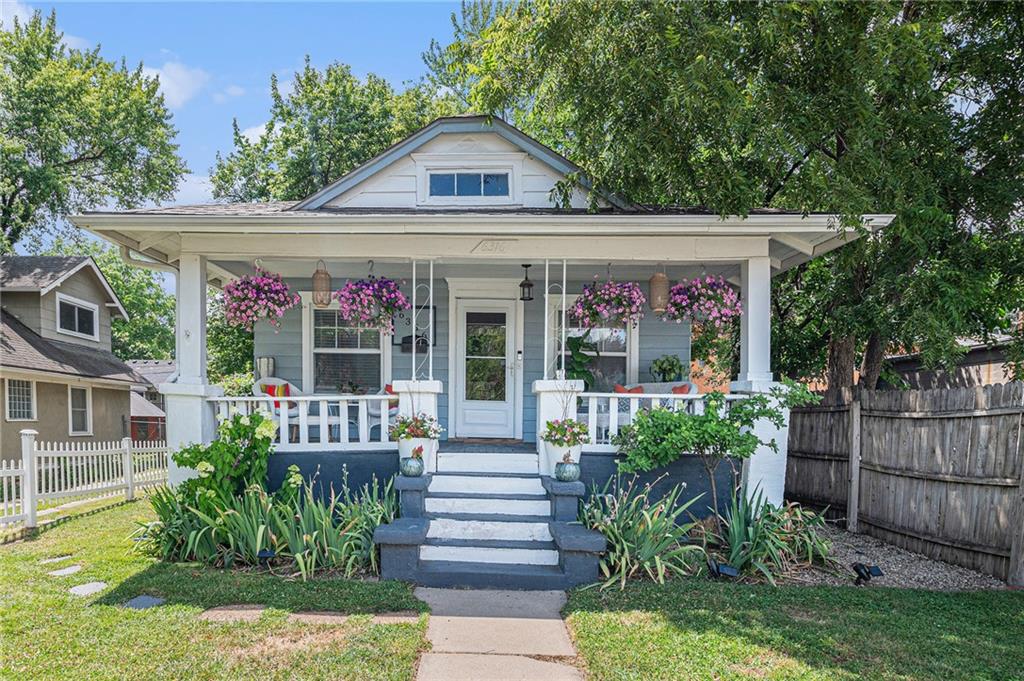 6316 Oak Street Property Photo 1