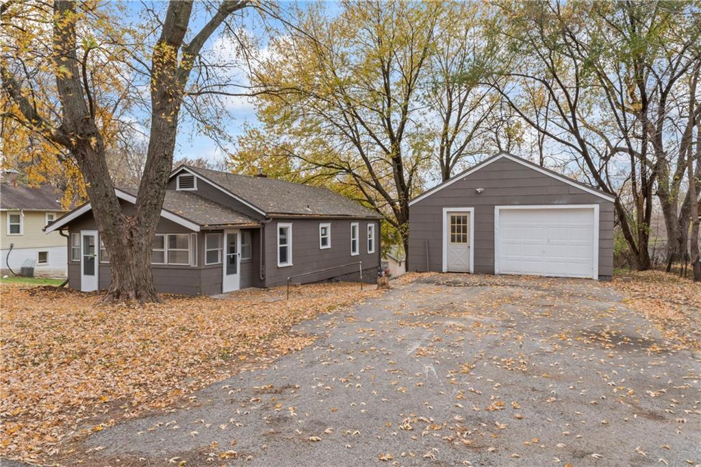 320 N Cedar Avenue Property Photo 1