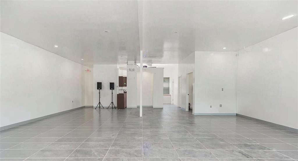 11303 E Truman Road Property Photo 4