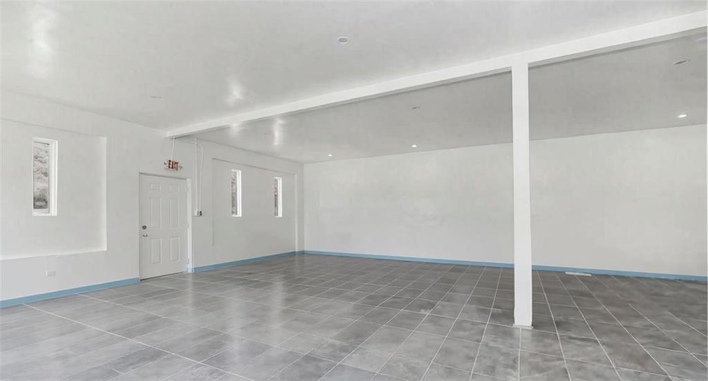 11303 E Truman Road Property Photo 5